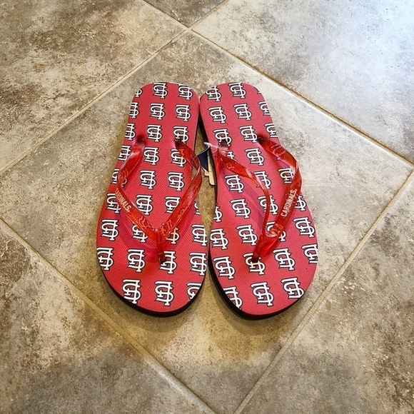 🆕 Women’s St Louis Cardinals MLB flip flops - Picture 1 of 9